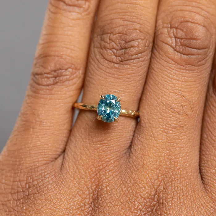 PreStyled Sets 154ct Oval Montana Sapphire Evergreen Carved Solitaire in 18k Yellow Gold Ran