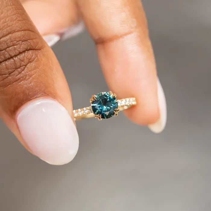 PreStyled Sets Anueva Jewelry 144ct Round Nigerian Sapphire Double Claw Prong Solitaire with French Diamonds in 18k Yellow Gold
