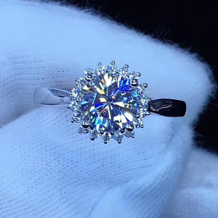 Luxus Moissanite Rings Jewelry Rings Platinum Plated Silver Halo Moissanite Ring 1ct
