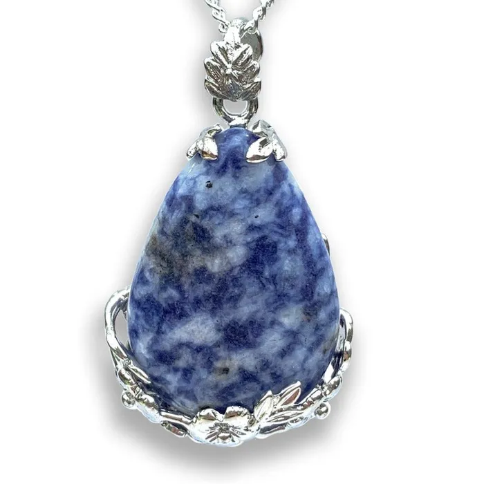 Necklaces Magic Crystals Natural Crystal Tear Drop Flower Necklace