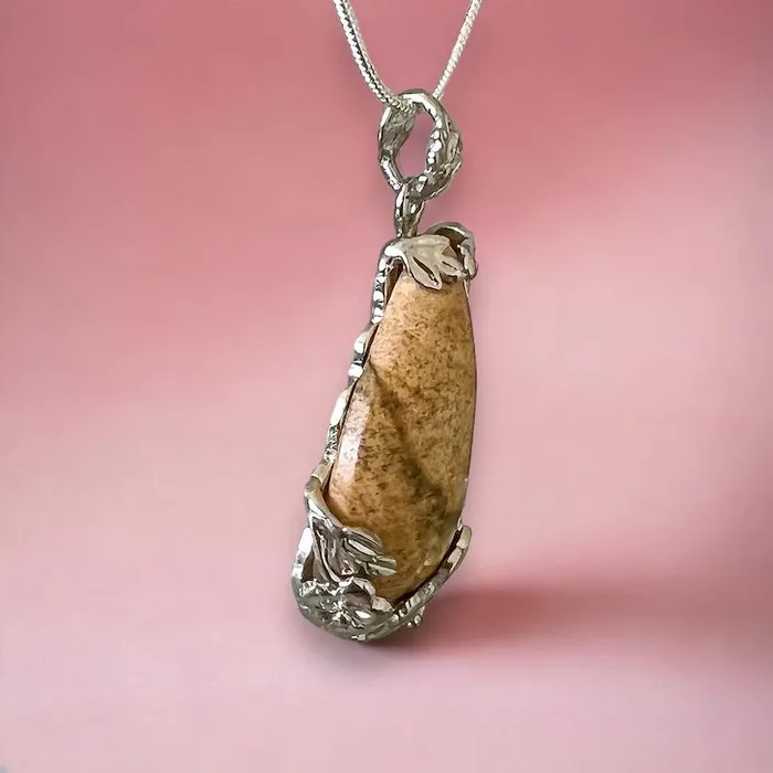Necklaces Magic Crystals Natural Crystal Tear Drop Flower Necklace